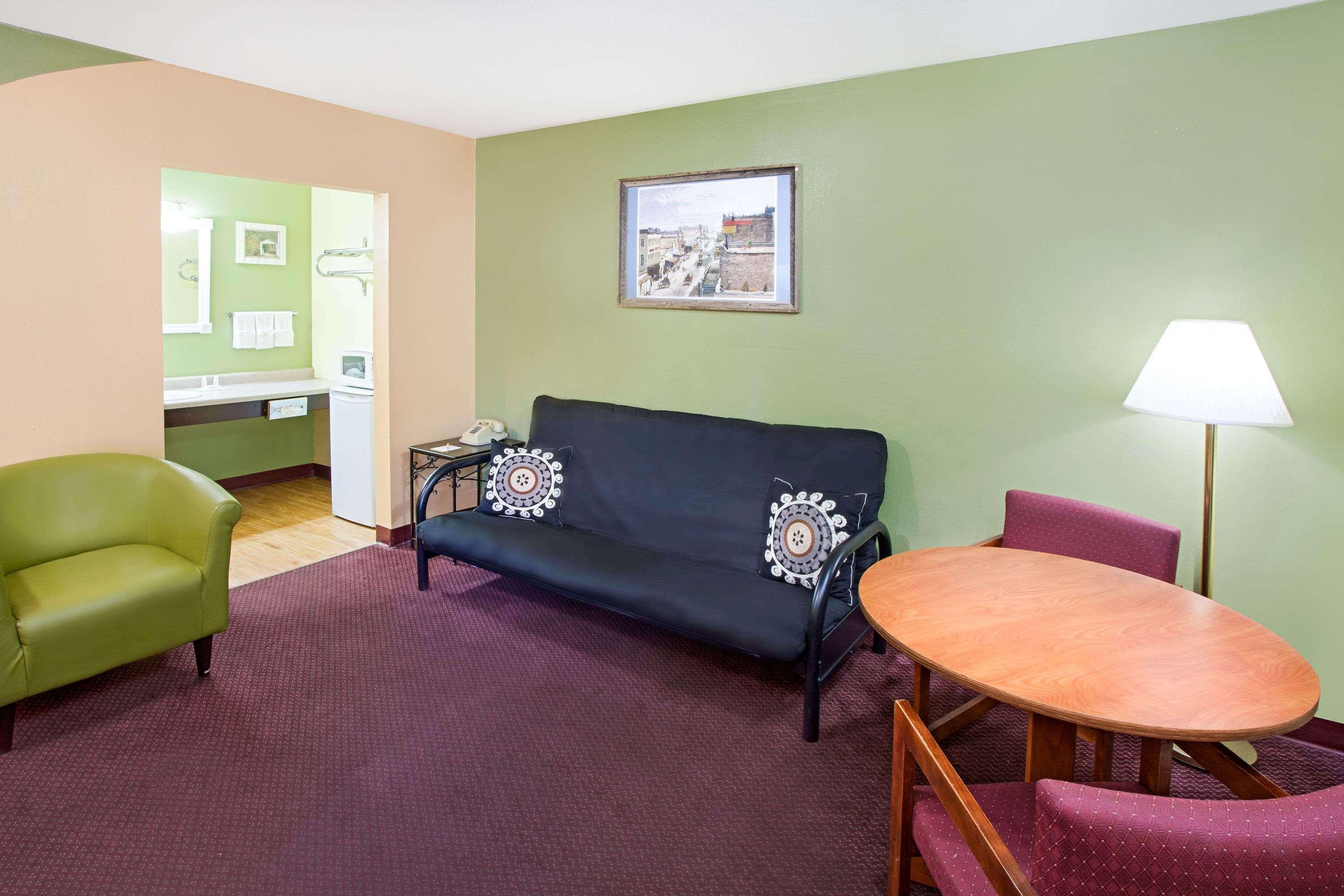 Days Inn & Suites By Wyndham Terre Haute Luaran gambar