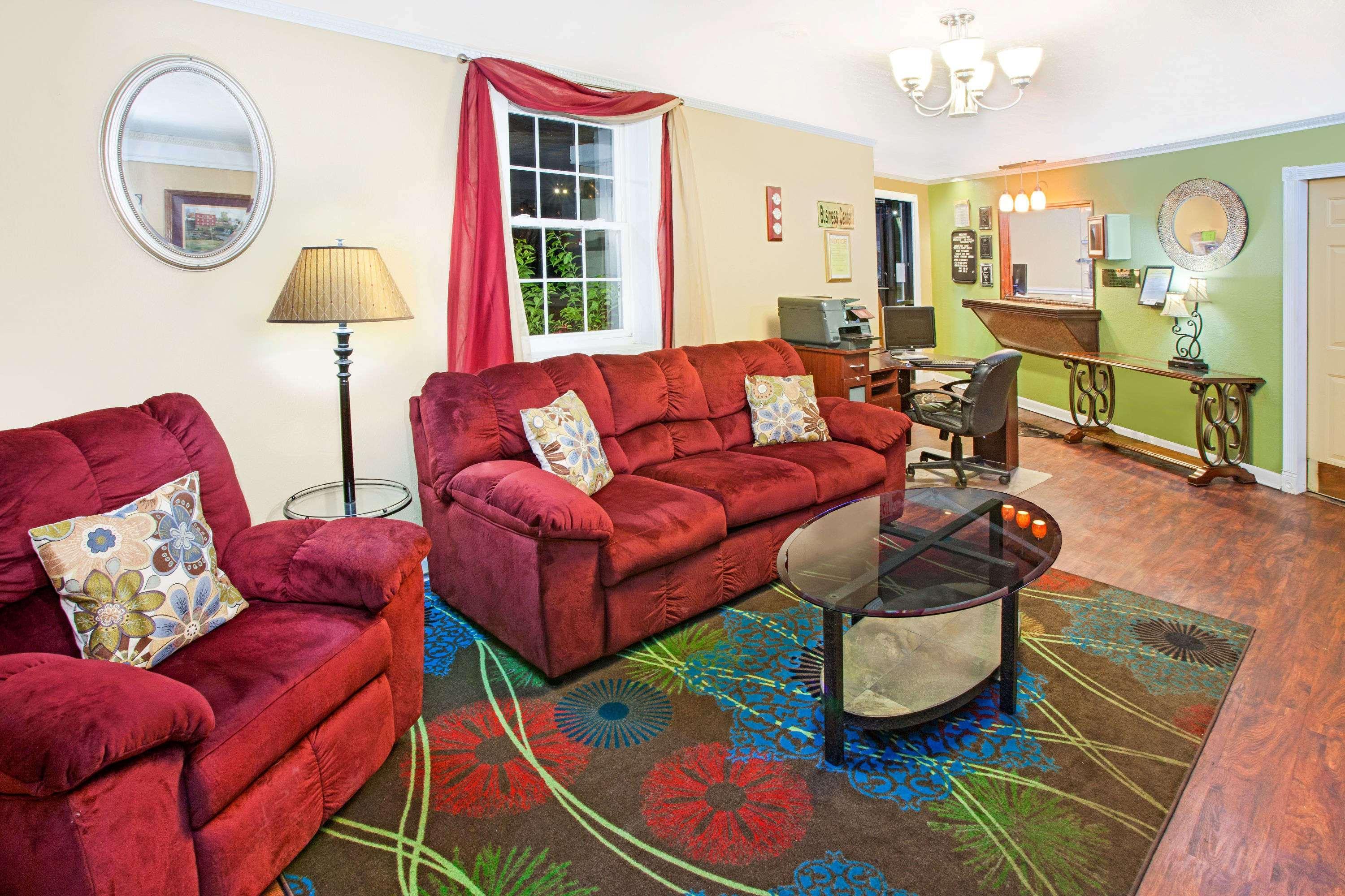 Days Inn & Suites By Wyndham Terre Haute Luaran gambar