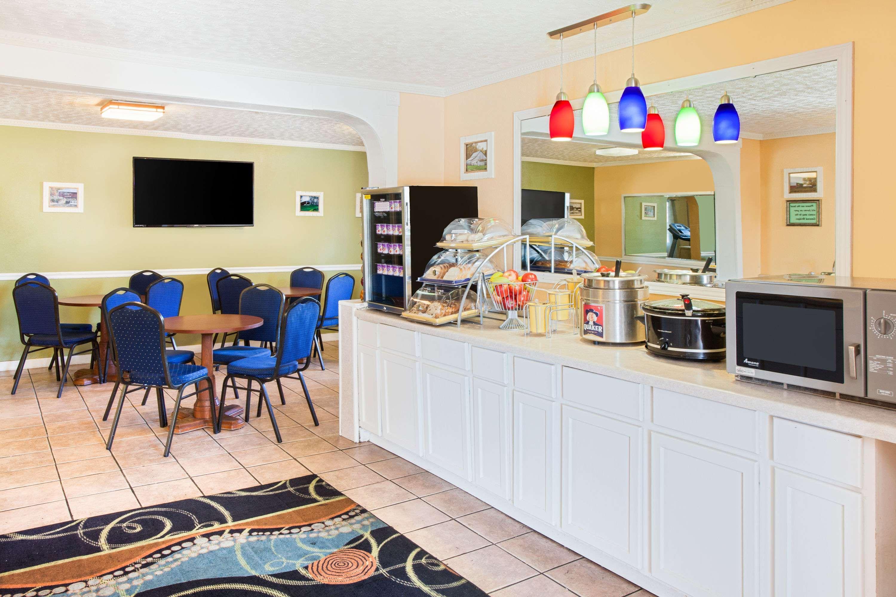 Days Inn & Suites By Wyndham Terre Haute Luaran gambar