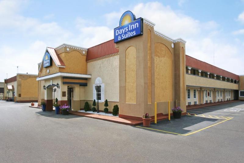Days Inn & Suites By Wyndham Terre Haute Luaran gambar